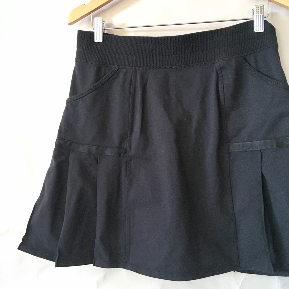 Athleta // black skort M